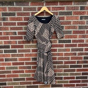 Roz & Ali Tan and Black Washed Printed Houndstooth Belted 1/4 Sleeve Dress